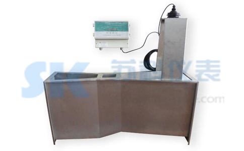 超(chāo)聲波明渠流量計(ji)外形圖