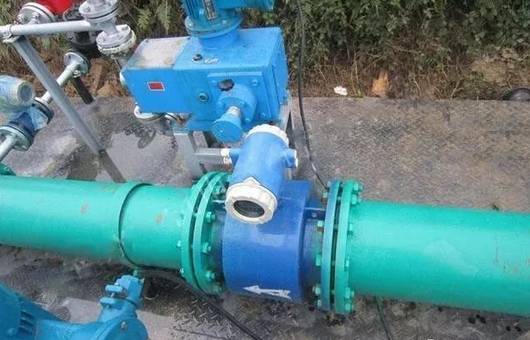 電(dian)磁流量(liàng)計現場(chǎng)圖